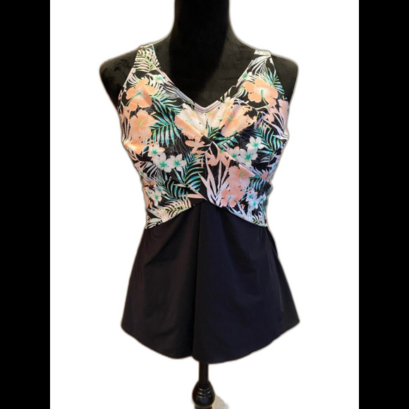 Septangle Swimsuit Top NWT Womens Plus Size 18W  Summer Vacation Pool Cruise - Picture 1 of 9